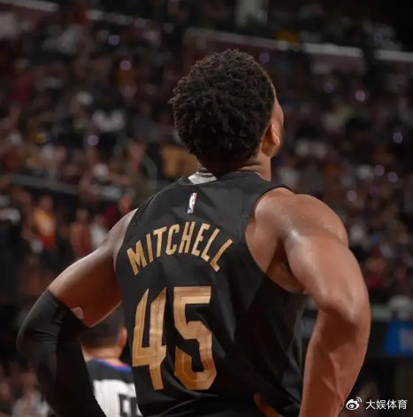 天博体育app下载-米切尔下半场拿39分创NBA纪录，这支骑士队依旧有望冲击总冠军|多诺万-米切尔|克利夫兰骑士队|多诺万·米切尔|哈里森-巴恩斯|联盟_新浪新闻